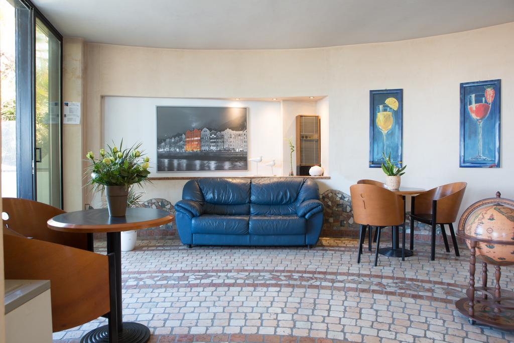 Amba Hotel Rimini Kültér fotó